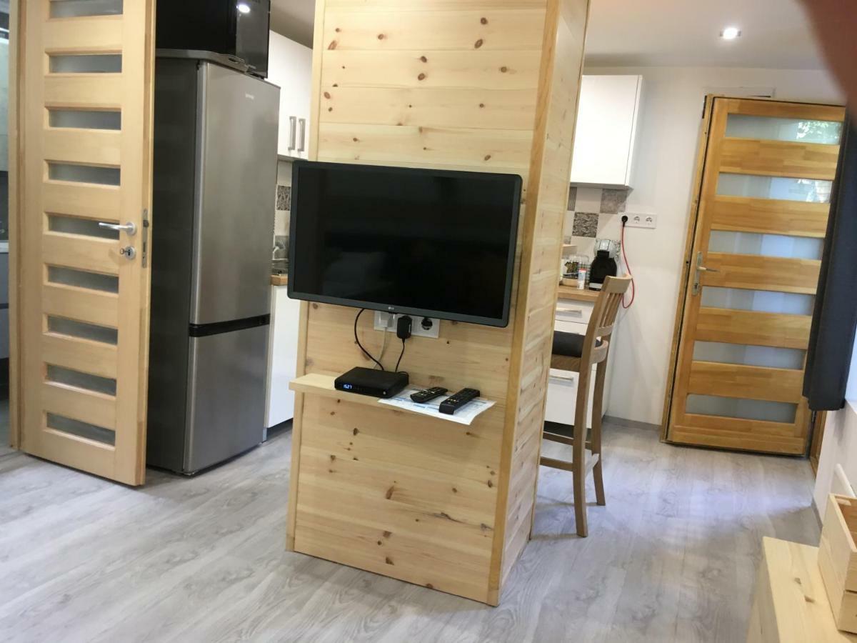 Modern Apartman Deluxe Konuk evi Alsóörs Dış mekan fotoğraf